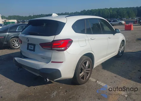 2021 BMW X1 Sdrive28I z USA, uszkodzony, nr VIN WBXJG7C05M5T24027